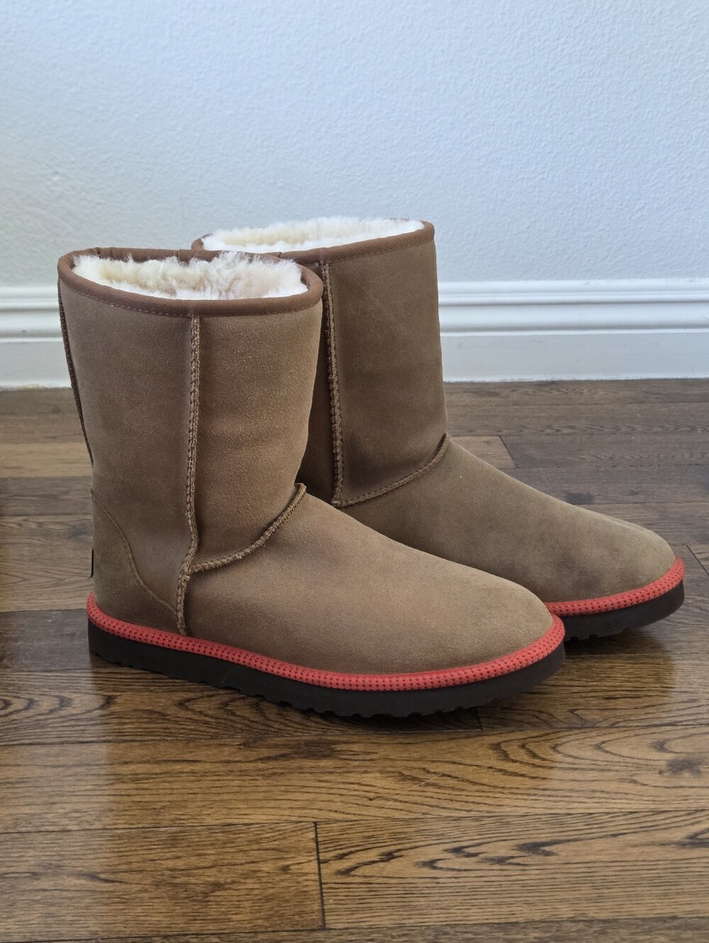 UGG Classic Short Leather Men Boots Color Chestnut Size  US10 /EU 43